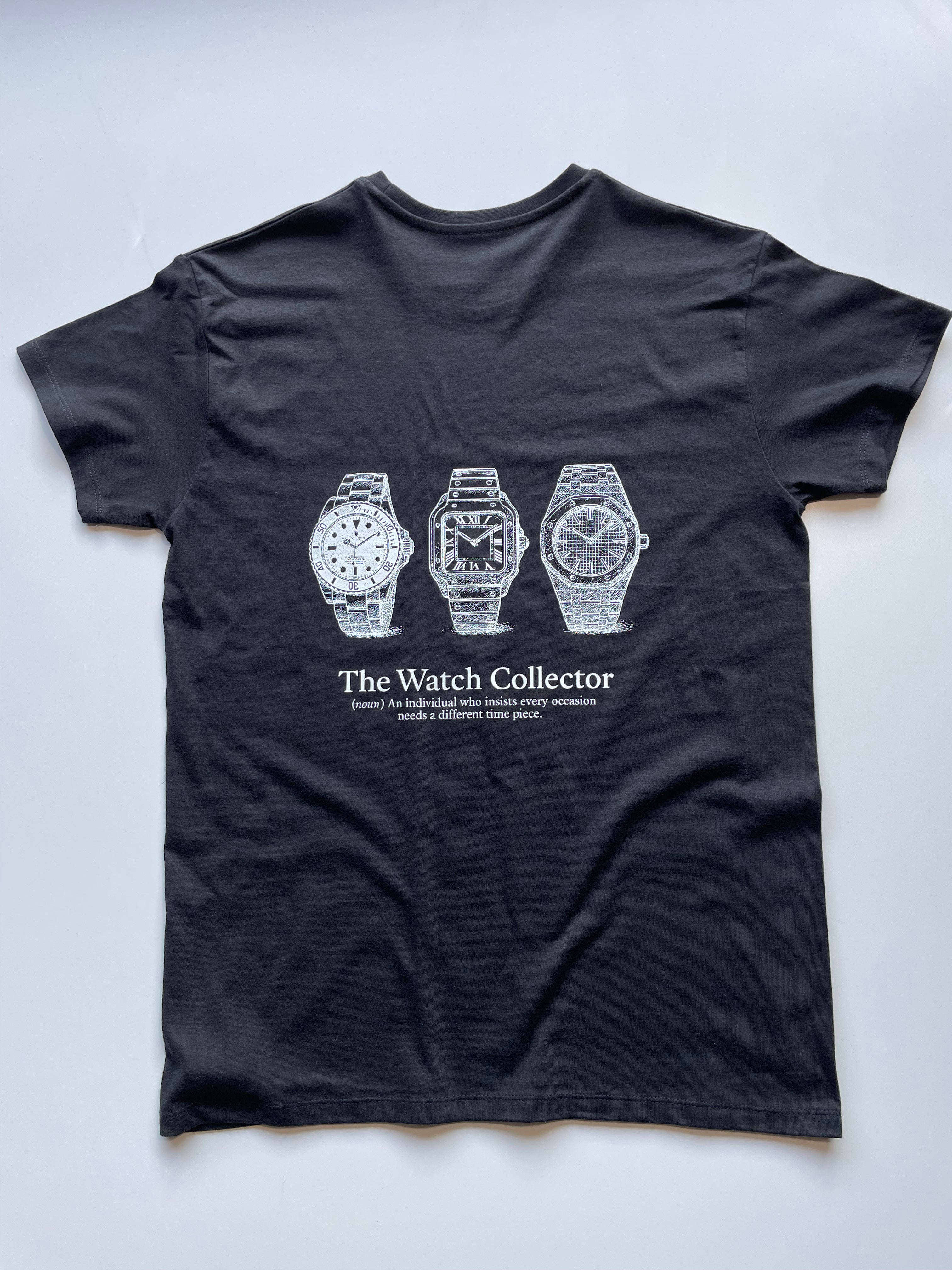Een zwart t-shirt met een ontwerp van 3 horloges. een rolex, een audemars piquet en een cartier Santos. gemaakt voor horloge verzamelaars. 