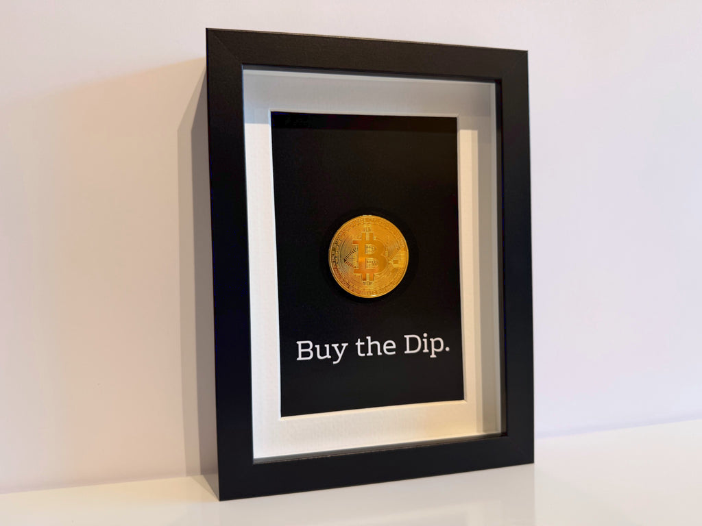 een klein kunstwerk voor de echt bitcoin kenner en investeerder. een dagelijkse motivatie. gemaakt met een gouden bitcoin munt. 