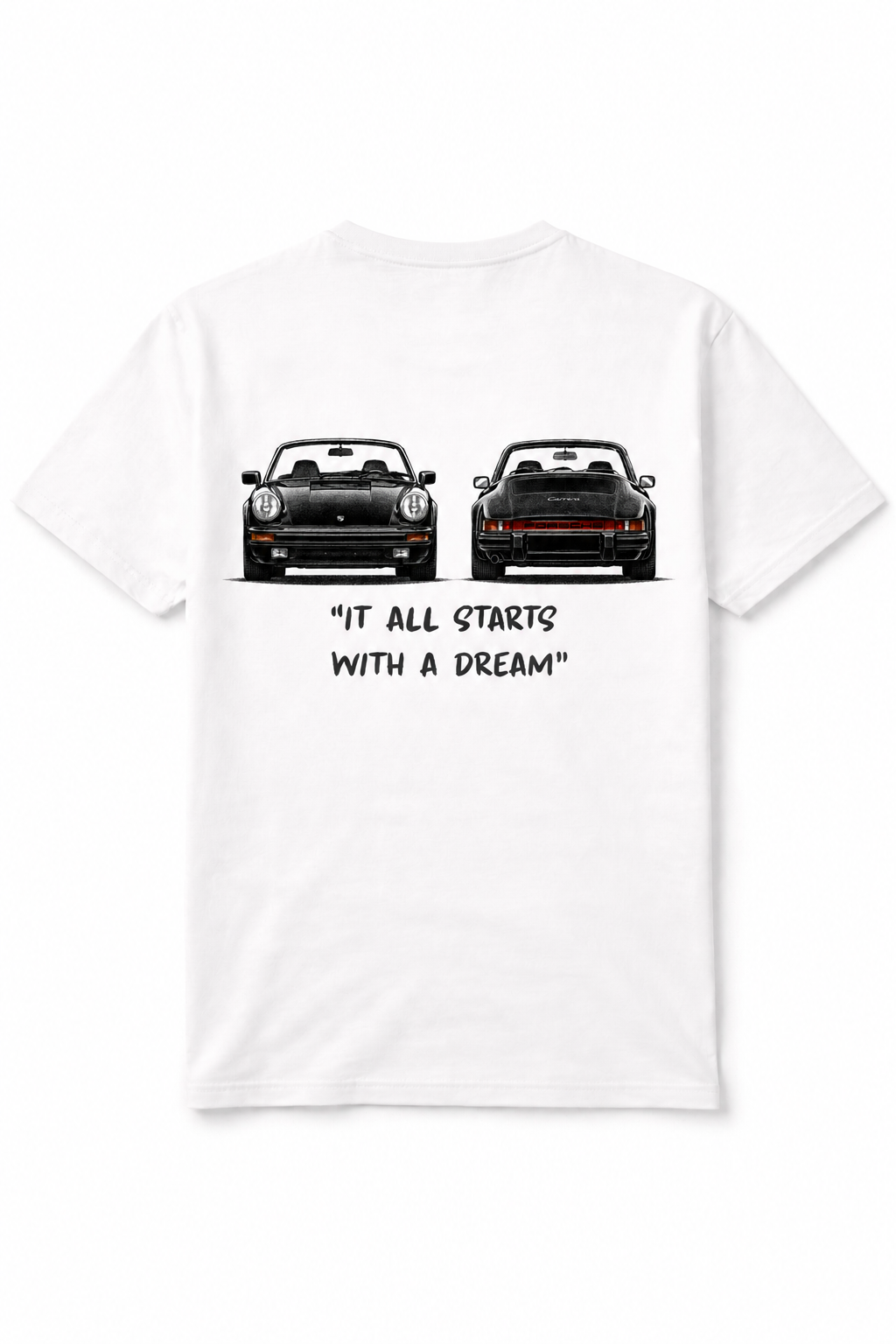 Wit t-shirt met een zwart ontwerp van een klassieke porsche 964 cabrio. We zien de voorkant en achterkant van de wagen. onder de wagen staat de tekst: "it all starts with a dream".